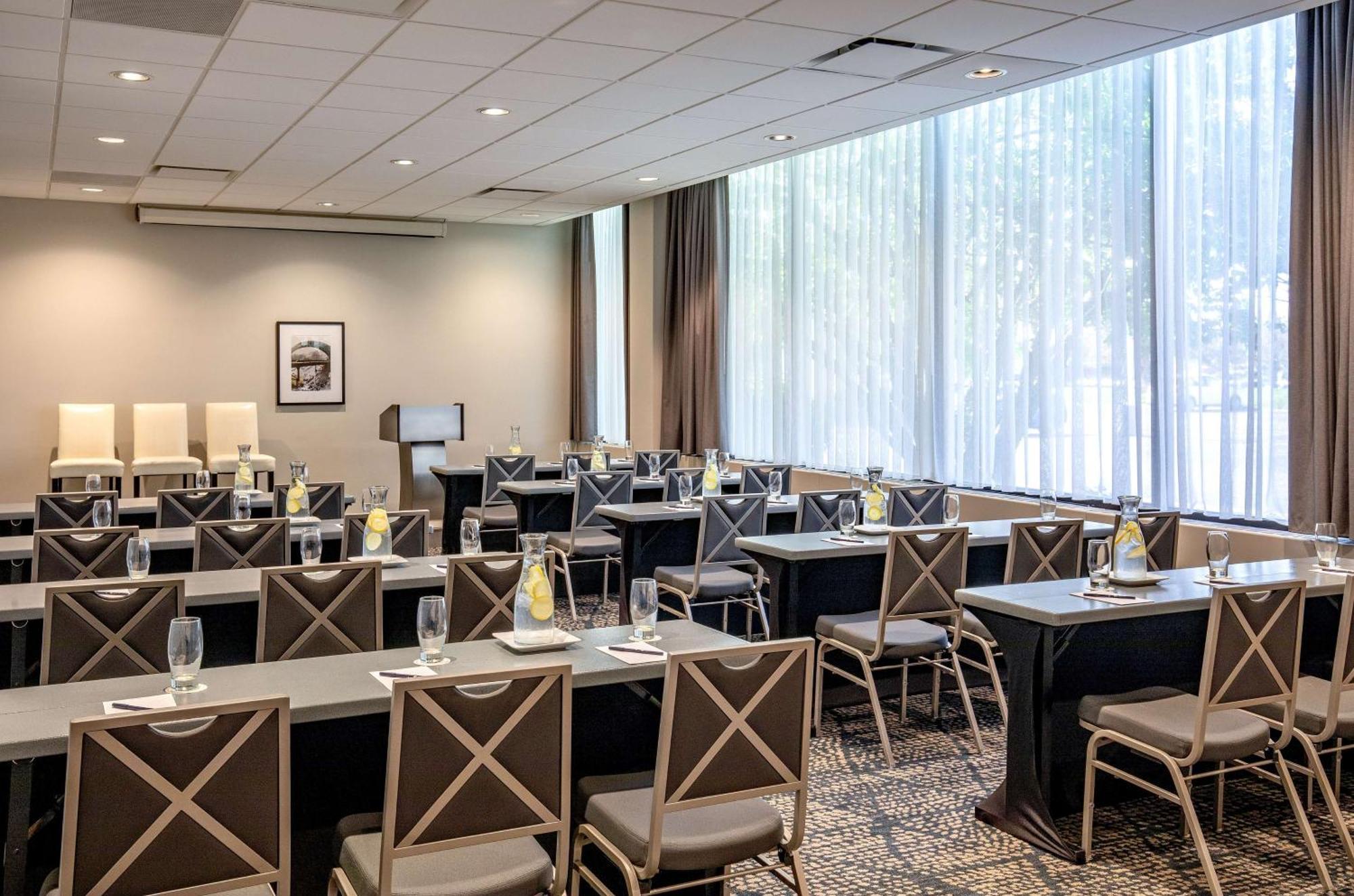 Doubletree By Hilton Hotel And Conference Center Chicago North Shore Skokie Kültér fotó